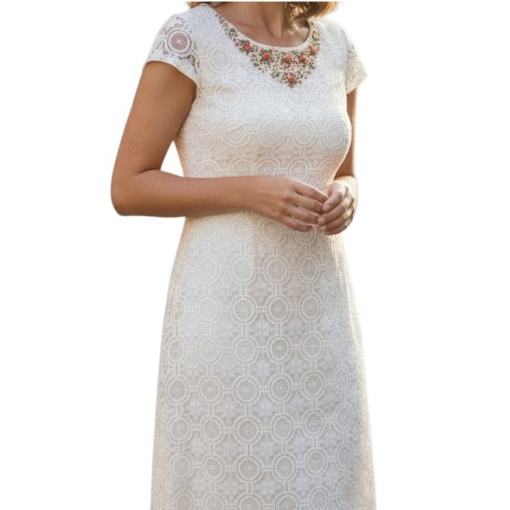 JESSICA HOWARD Off White Cap Sleeves Lace Dress with Embellishments - Size 8P